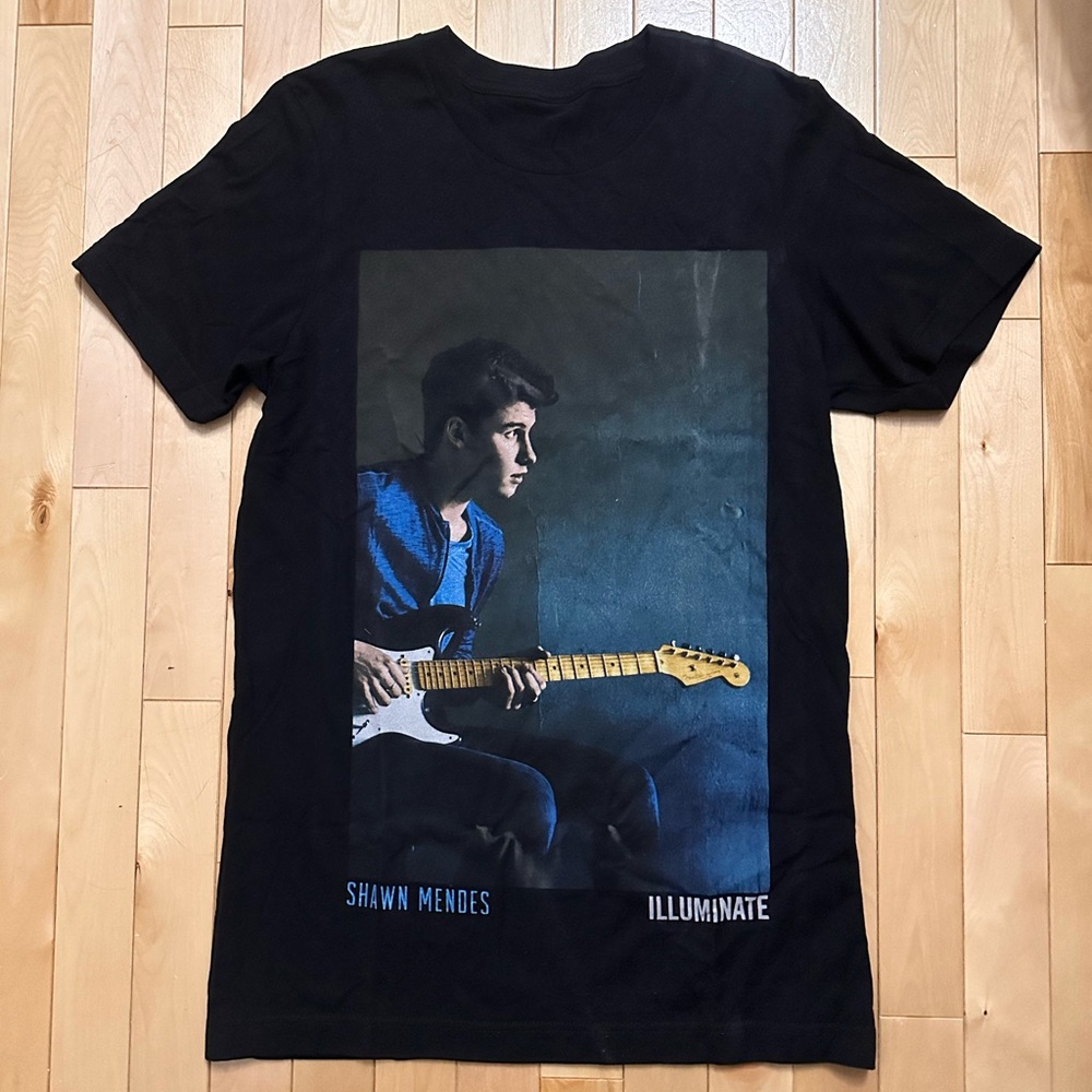Exclusive Shawn Mendes Illuminate tour tshirt
